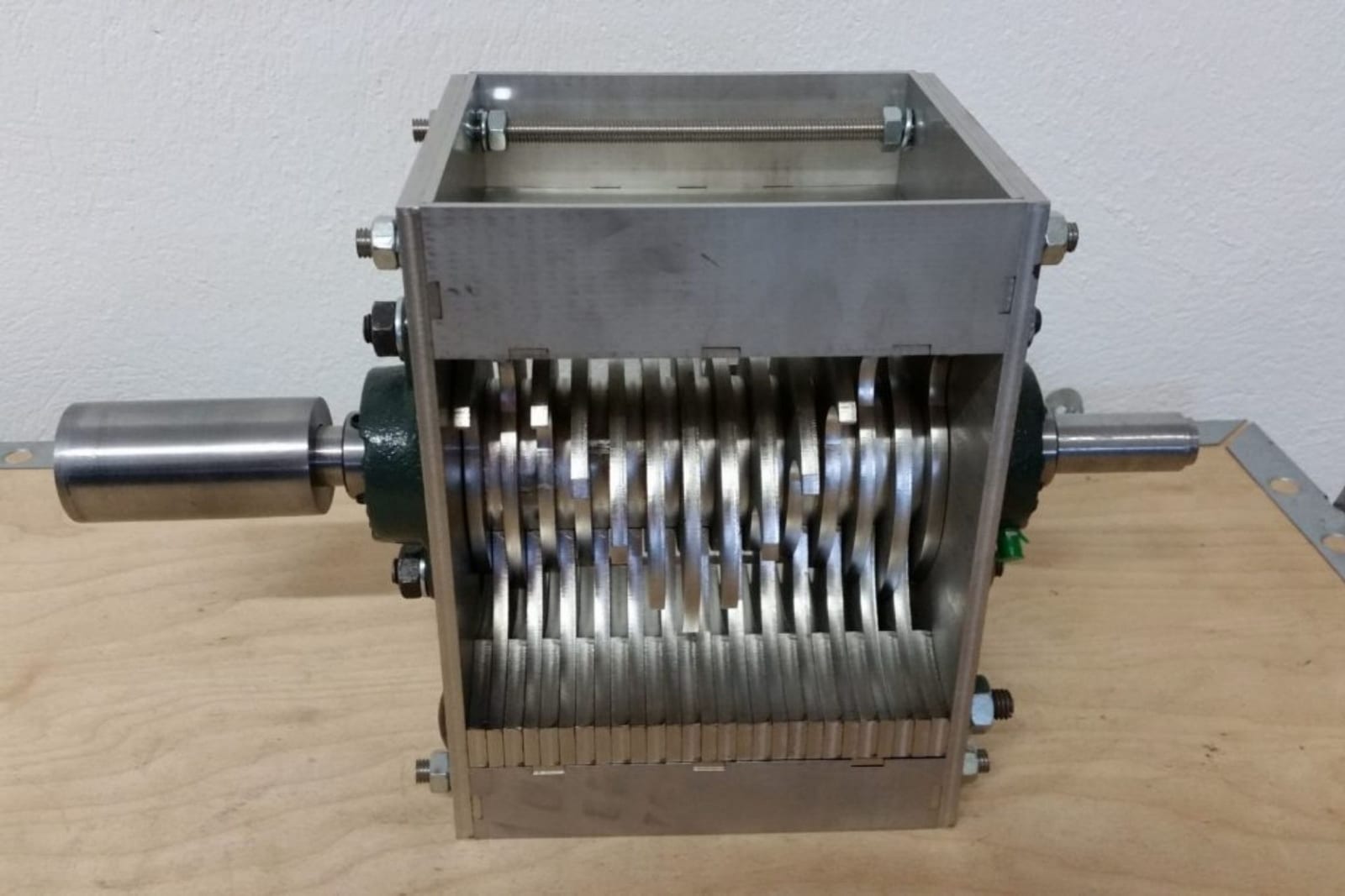 Precious Plastic Shredder in Luxenburg